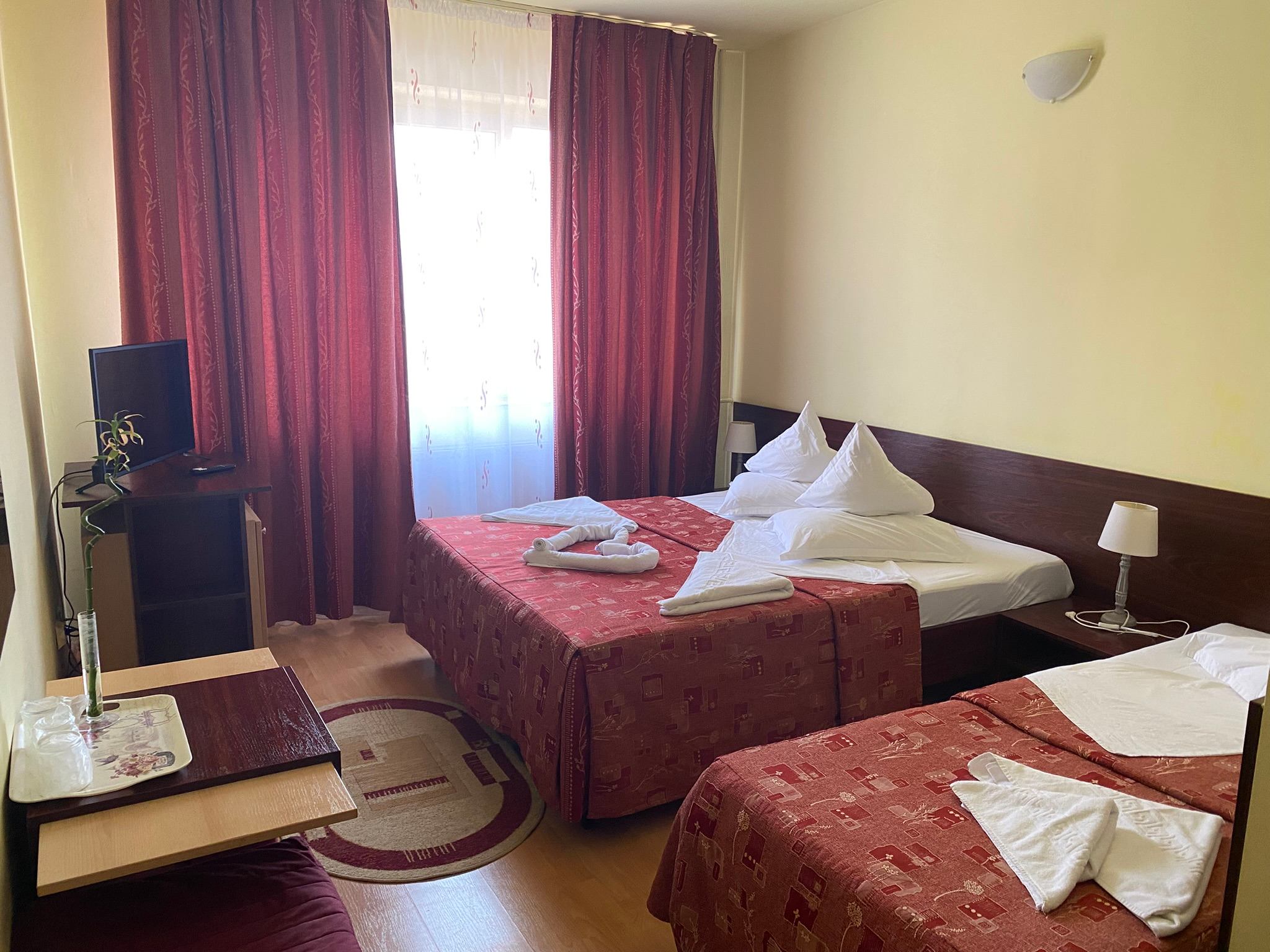 Camera triplă Hotel Decebal Brașov
